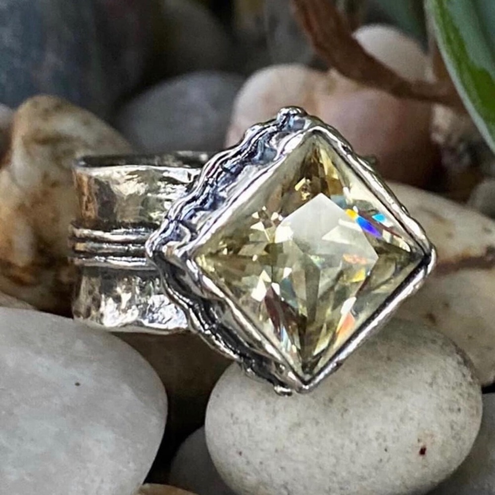 OPULENZA DESIGNS JEWELRY CHAMPAGNE CZ RING SIZE 9 R1052-9 SS BRAND NEW